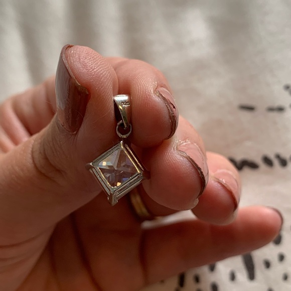 Swarovski square cubic zirconia pendant - Picture 3 of 5